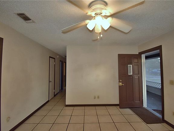 5th image of 4702 Cynthia St