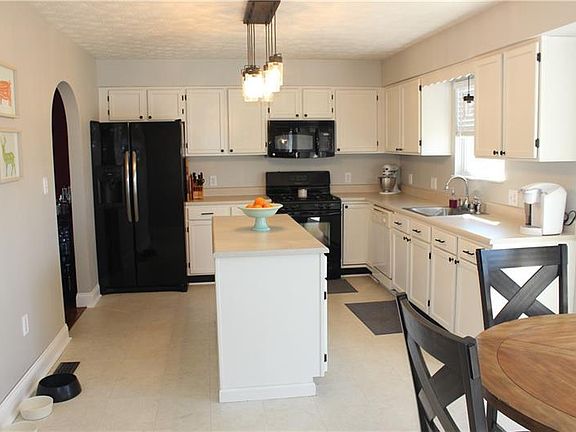 5th image of 309 Kennett Dr