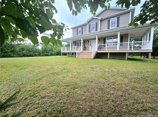 519 Woodland Dr, Bathurst, NB E2A 4Z1