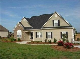 152 Hummingbird Ln, Chesnee, SC 29323