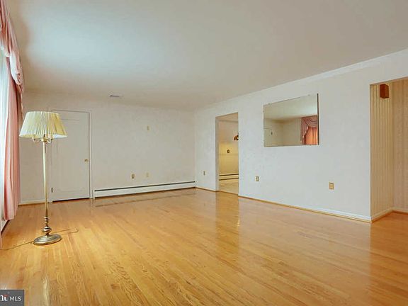 3rd image of 168 Wernersville Blvd