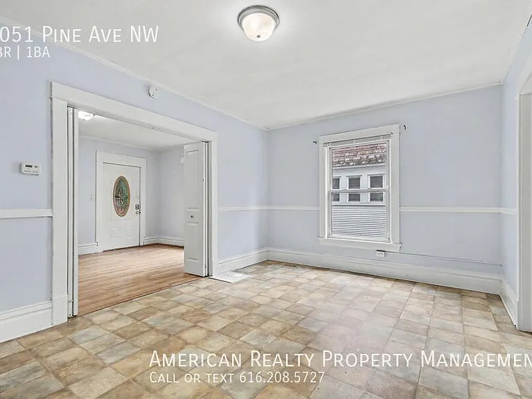 1051 Pine Ave NW — Photo 6