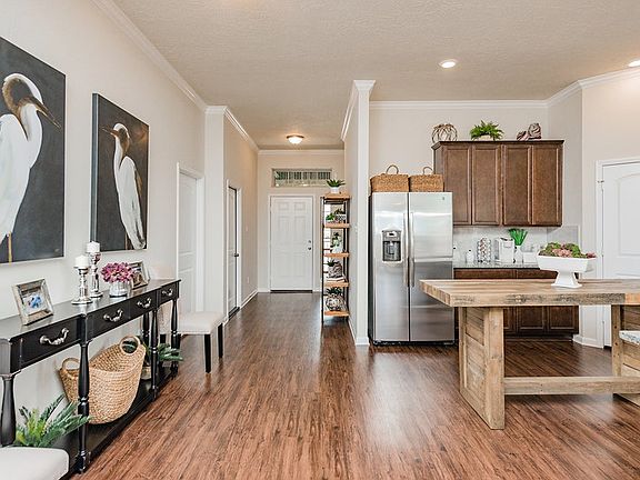 5th image of 1402 Whitney Ln
