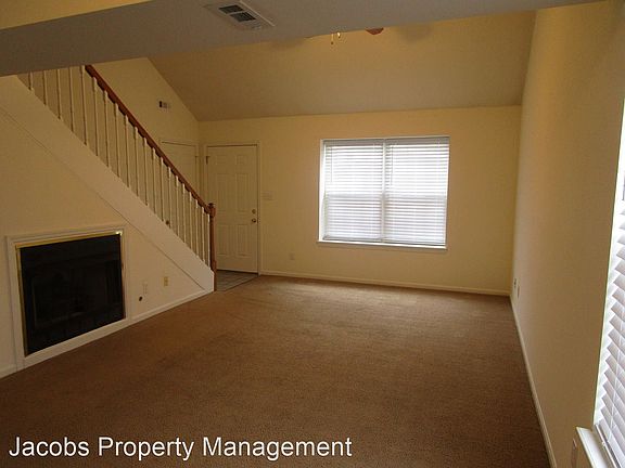 3rd image of 3504 La Mesa Dr