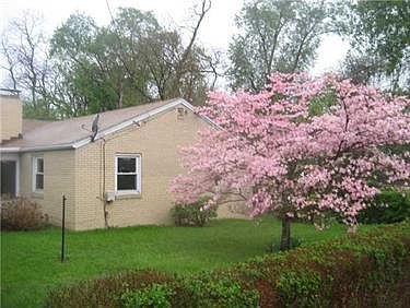 2nd image of 3900 Vistaview St