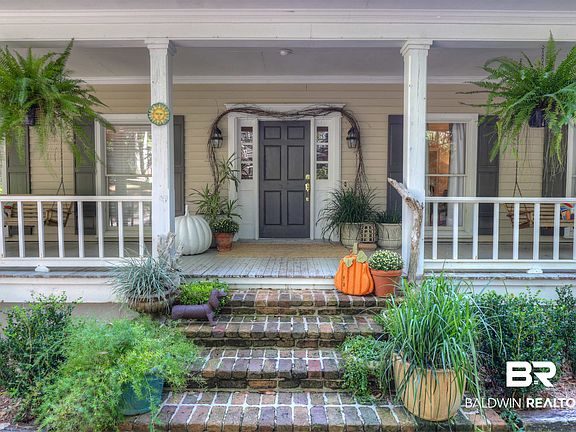 4th image of 23850 Montrose Woods Dr