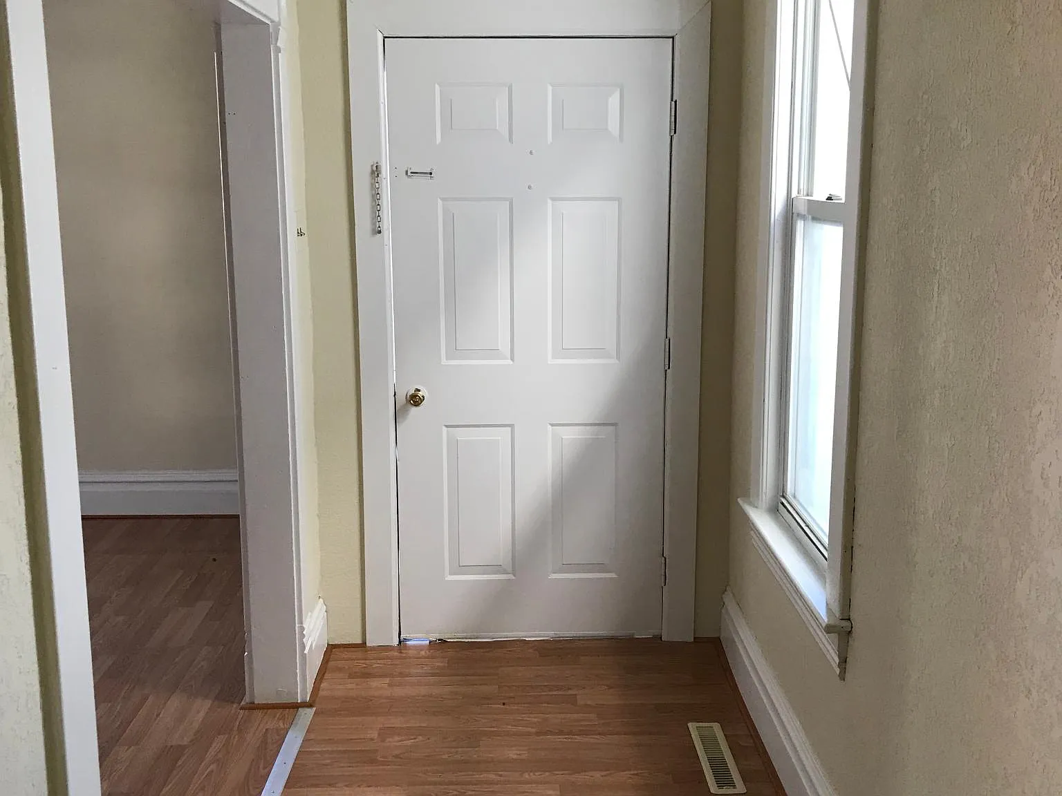 3 bed, 1927 sqft, $1,475 — Photo 3