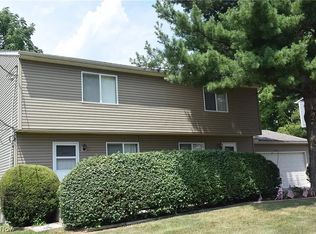 3617 N Sunnyfield Dr, Akron, OH