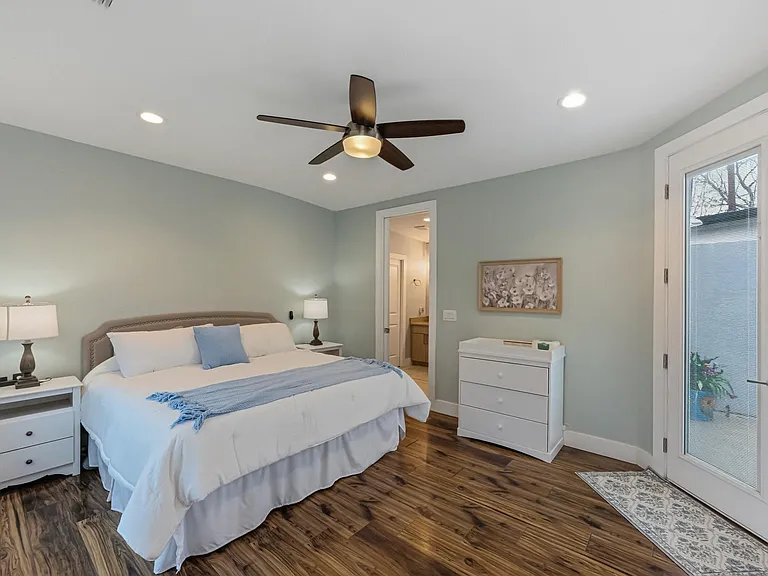 1405 Camelot Cir #A — Photo 18