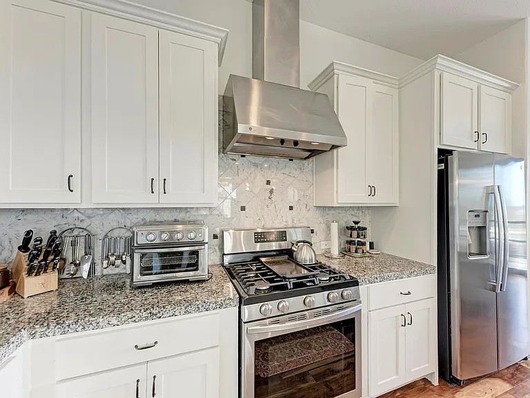 13803 Lake View Dr — Photo 24