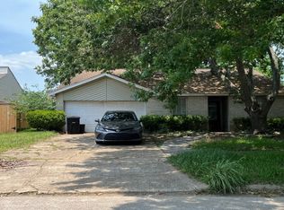 9922 Glenkirk Dr, Houston, TX 77089
