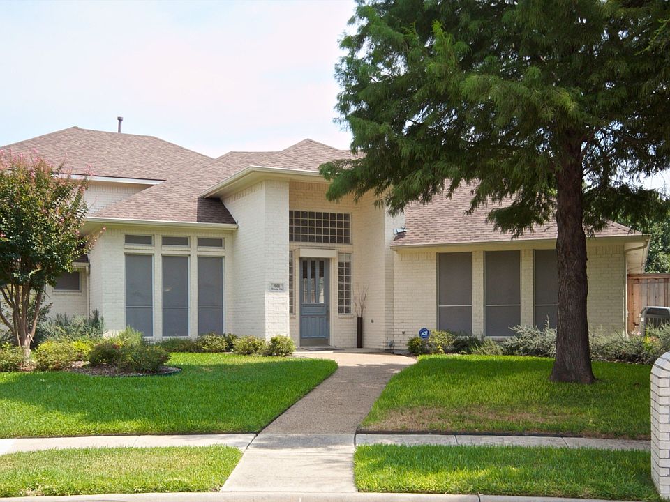 1st image of 901 Troon Cir
