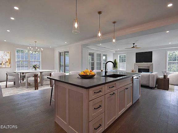 4th image of 9912 Alani Hill Way