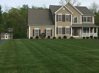 11 Kingsbridge Ct, Ballston Lake, NY 12019