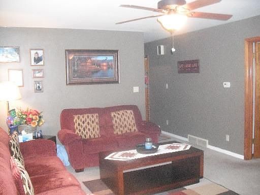 3rd image of 412 Oakdale Ave