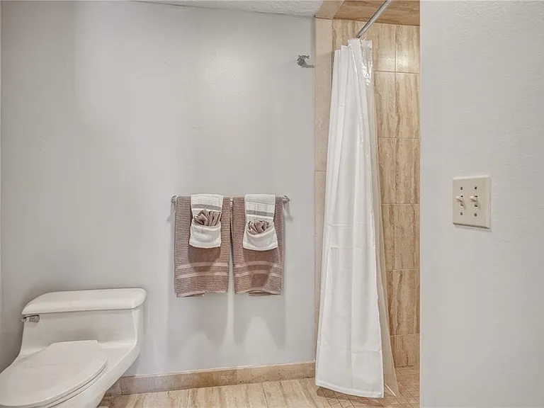 690 Island Way #307 — Photo 21