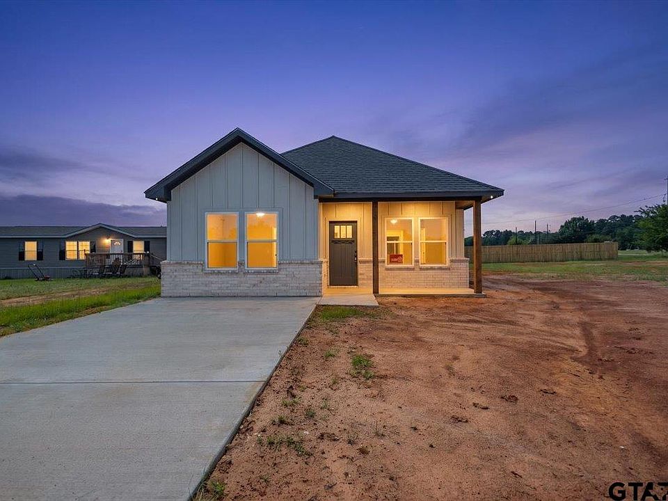 1st image of 162 Red Bud Cir