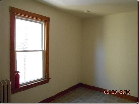 3rd image of 2104 S 58th Ct