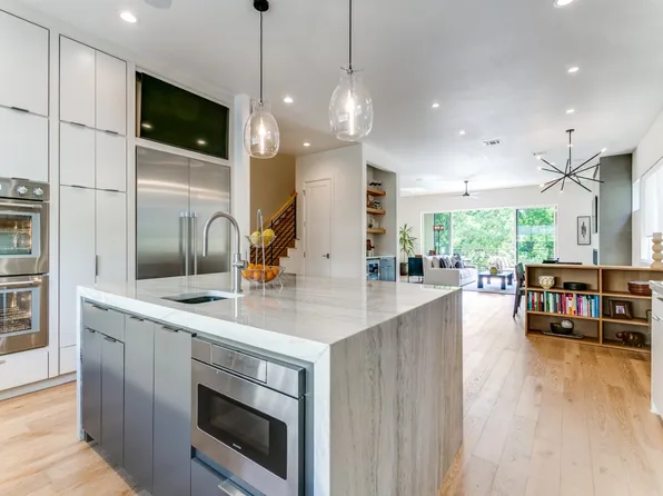 220 Northwood Dr, Flower Mound, TX 75022