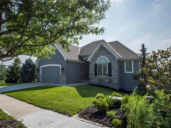 16505 Hemlock St, Overland Park, KS 66085