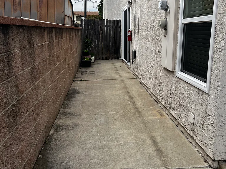16516 S Manhattan Pl #3 — Photo 5