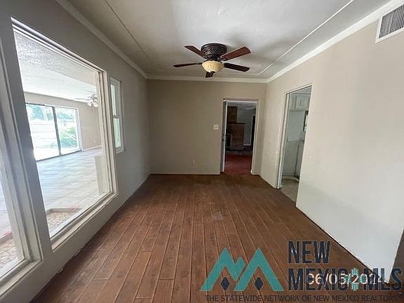 5th image of 1202 S Country Club Cir