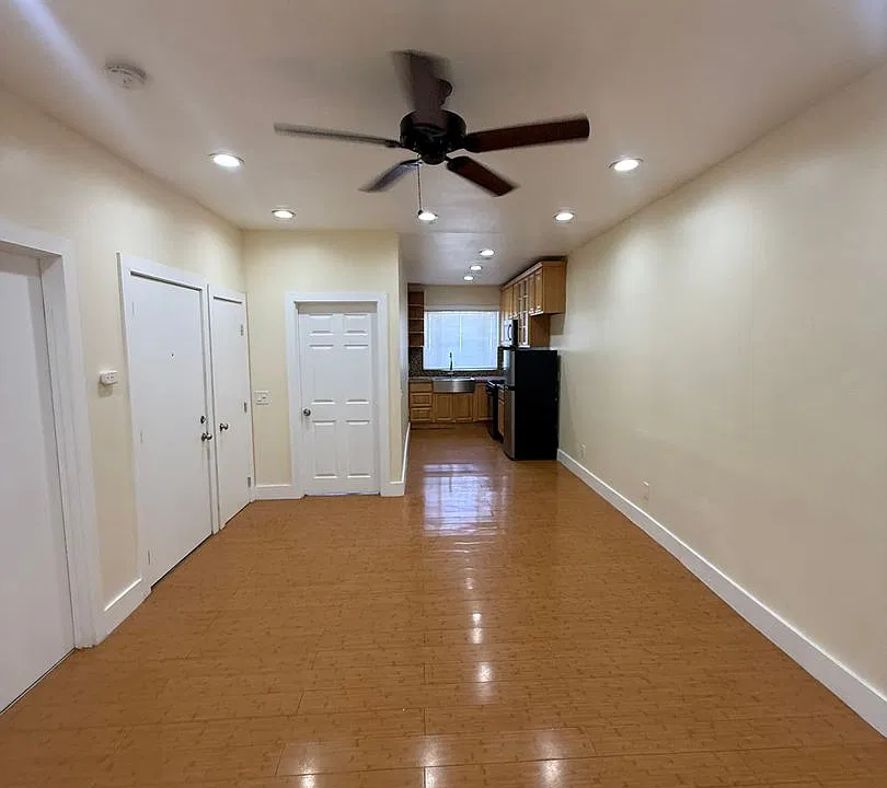 2409 W 54th St