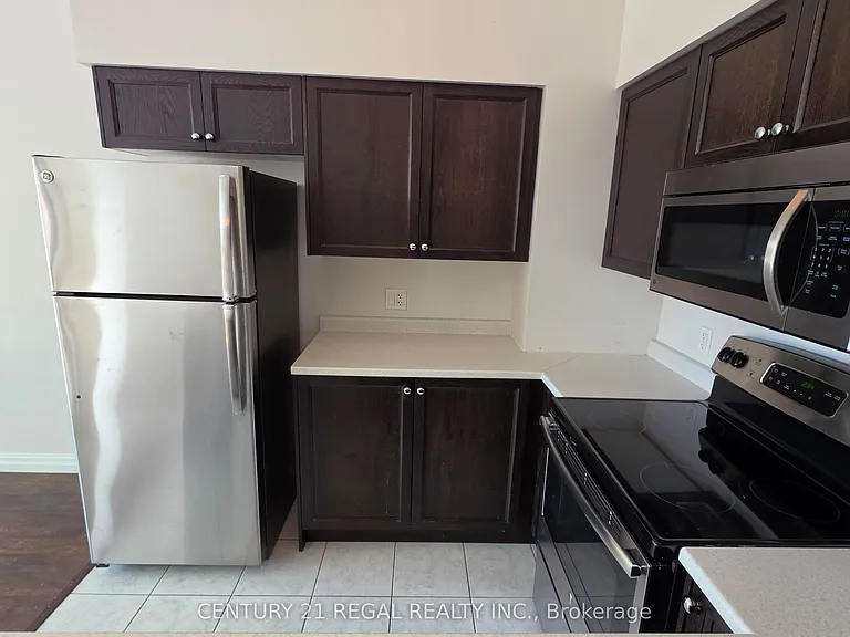 112 King St E #414 — Photo 9