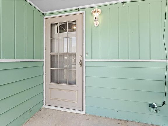 2nd image of 628 Maple St