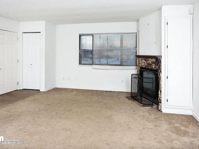 3855 Randolph St — Photo 16