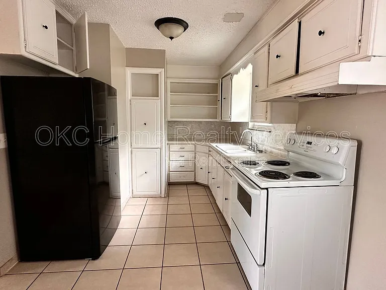 6808 NW 59th St — Photo 5