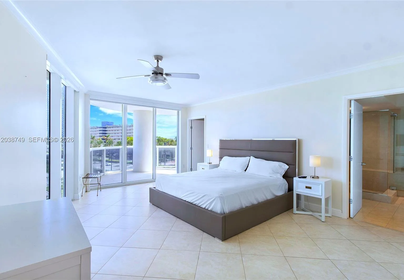 Beach Club Condo — Photo 4