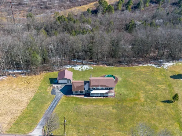 58 Davison Rd, Dalton, PA 18414
