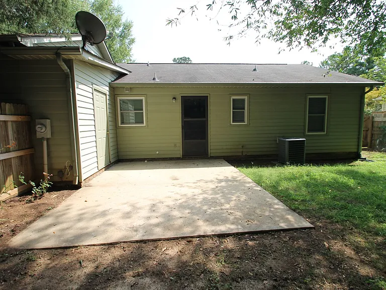 565 Cedarvilla Dr — Photo 12