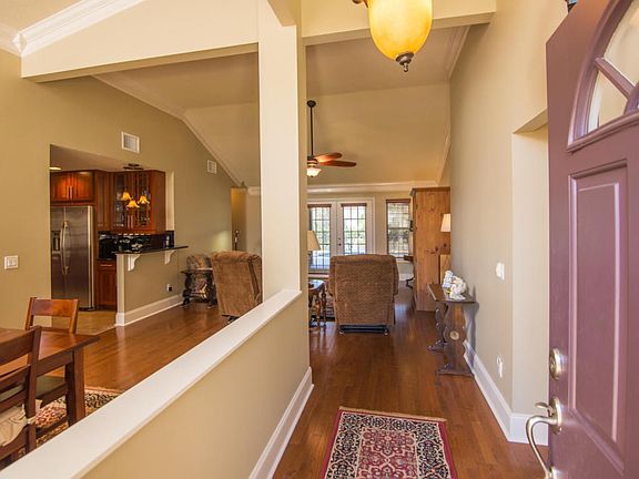 2241CommodoresClub_012