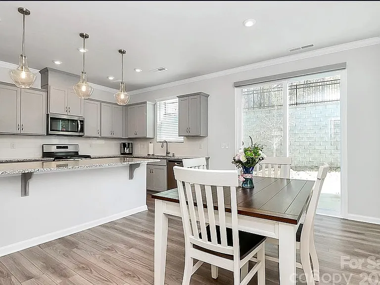 16042 Red Buckeye Ln — Photo 34