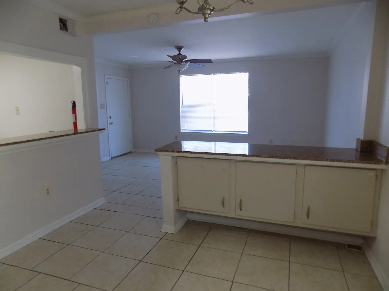 3 bed, 1364 sqft, $1,400 — Photo 3