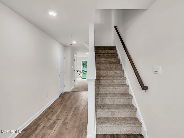 22 Forest Park Dr — Photo 3