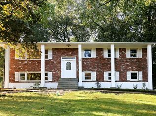 18 Scenic Dr, Suffern, NY 10901