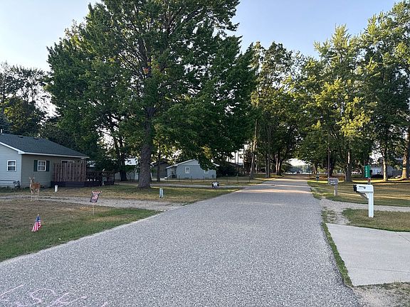 4th image of 10429 Garfield Ave