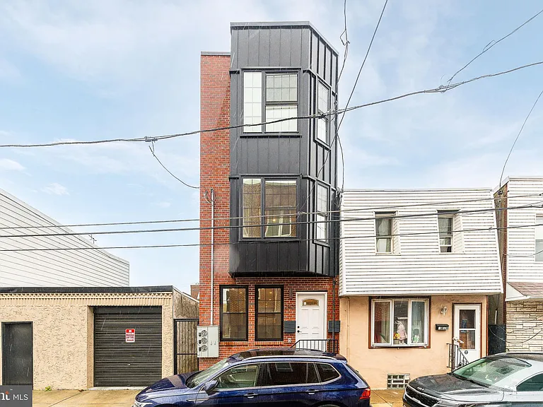 2821 Livingston St #2 — Photo 22
