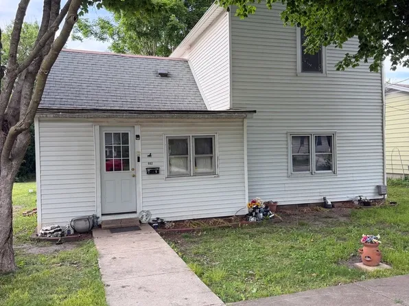 602 E Locust St, Fairbury, IL 61739