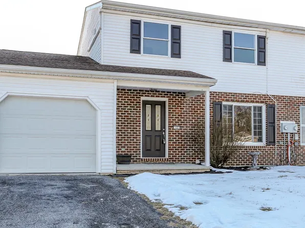 17 May Dr, Dillsburg, PA 17019