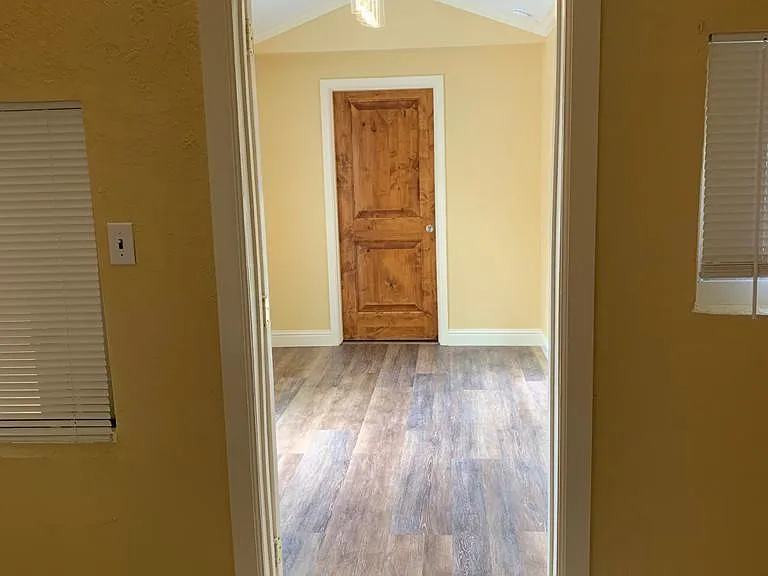 725 Lyndon St — Photo 19
