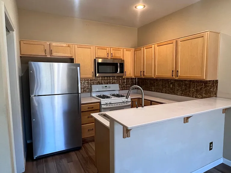 1678 N Highway 395 #28 — Photo 3