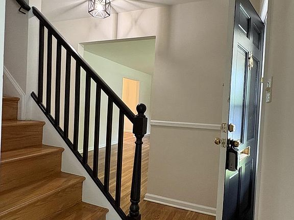 5th image of 24 Wakefield Dr