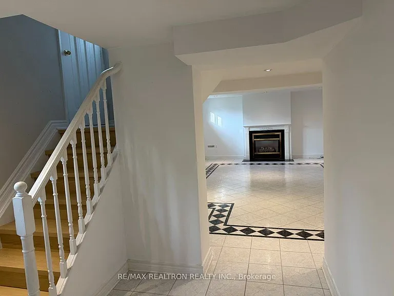 323 Elmwood Ave #LOWER LEVEL — Photo 10
