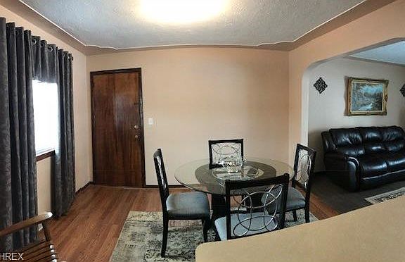 5th image of 6951 Manor Dr