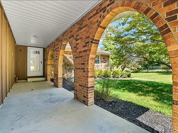 4th image of 203 Boone Dr