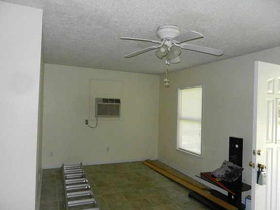 4th image of 5200 An County Road 370